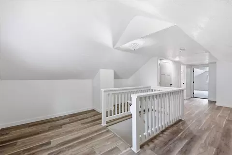 Entry Way - 953 E 9th Ave, Spokane, WA 99202 photo 6 of 7