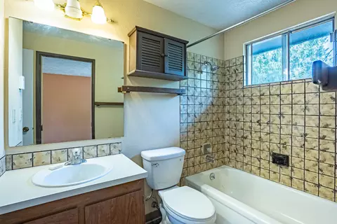 Bath - 3003 E 15th Ave, Spokane, WA 99223 photo 1 of 3
