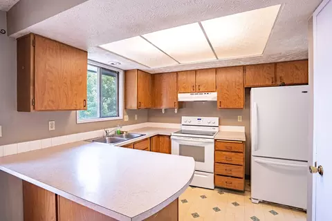 Kitchen - 3003 E 15th Ave, Spokane, WA 99223 photo 1 of 2