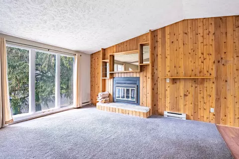 Living - 3003 E 15th Ave, Spokane, WA 99223 photo 1 of 3