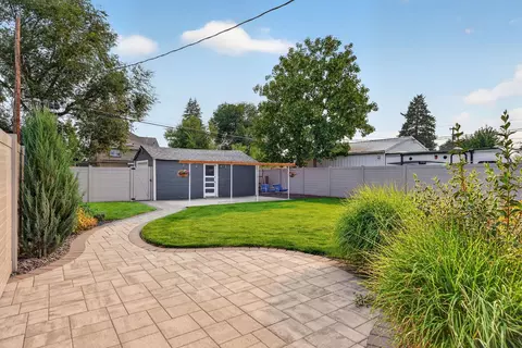 Exterior - 928 E Olympic Ave, Spokane, WA 99207 photo 17 of 17
