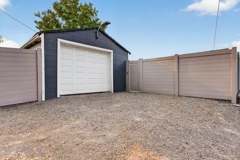 Exterior - 928 E Olympic Ave, Spokane, WA 99207 photo 12 of 17
