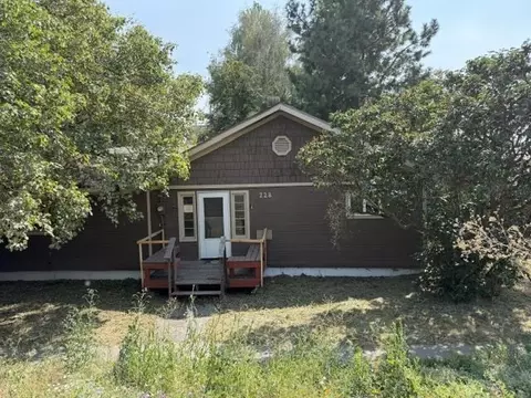 228 W Poplar St, Tekoa, WA 99033