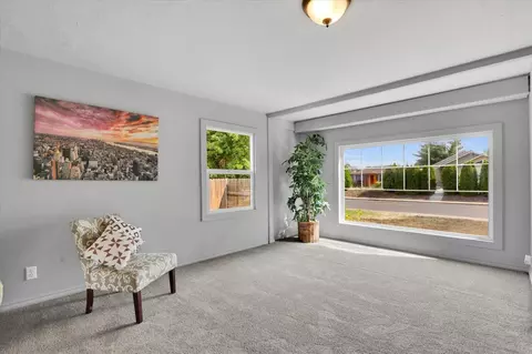 Living - 903 E Rowan Ave, Spokane, WA 99216 photo 2 of 3