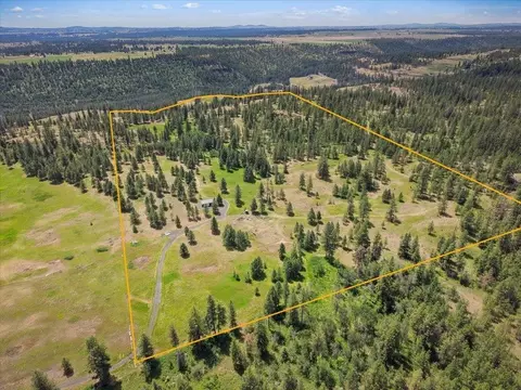 14933 W Burnett Rd, Nine Mile Falls, WA 99026