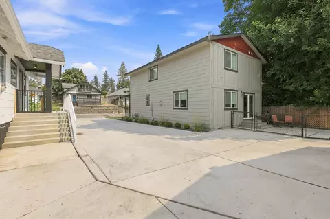 Exterior - 712 E 9th Ave, Spokane, WA 99202 photo 8 of 10