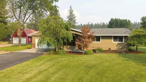 27722 N River Estates Dr, Chattaroy, WA 99003