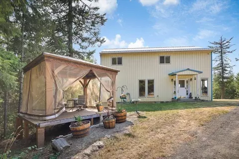 Exterior - 17312 E Scribner Rd, Spokane, WA 99217 photo 5 of 9