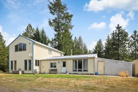 Exterior - 17312 E Scribner Rd, Spokane, WA 99217 photo 4 of 9