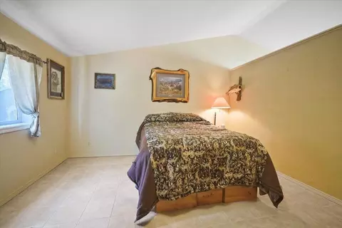 Bedroom - 17312 E Scribner Rd, Spokane, WA 99217 photo 2 of 4