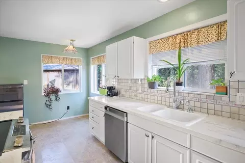 Kitchen - 17312 E Scribner Rd, Spokane, WA 99217 photo 6 of 6