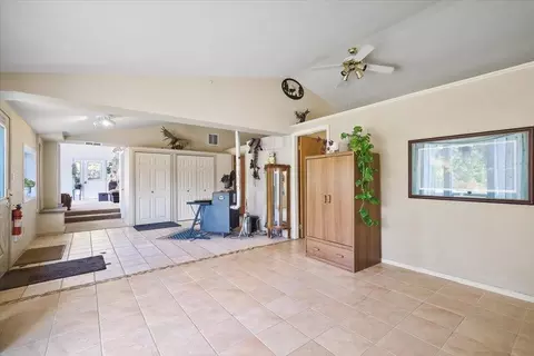 Entry Way - 17312 E Scribner Rd, Spokane, WA 99217 photo 4 of 5