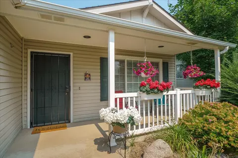 Exterior - 1415 E Devoe Ave, Spokane, WA 99217 photo 7 of 15