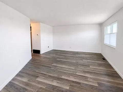 Living - 10611 E Baldwin Ave, Spokane Valley, WA 99206 photo 5 of 6