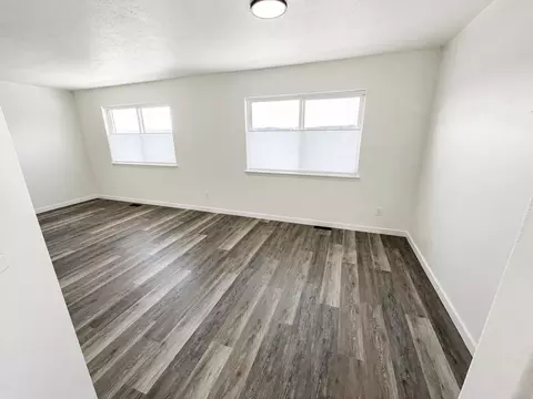 Living - 10611 E Baldwin Ave, Spokane Valley, WA 99206 photo 2 of 6