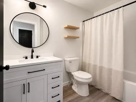 Bath - 10611 E Baldwin Ave, Spokane Valley, WA 99206 photo 2 of 3