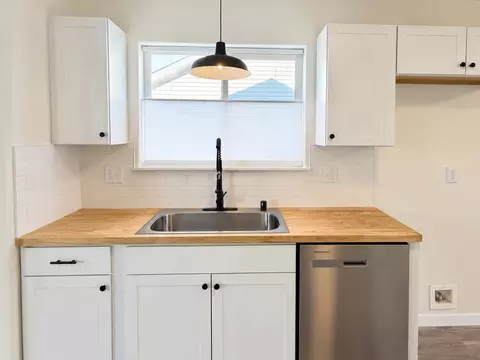Kitchen - 10611 E Baldwin Ave, Spokane Valley, WA 99206 photo 3 of 5