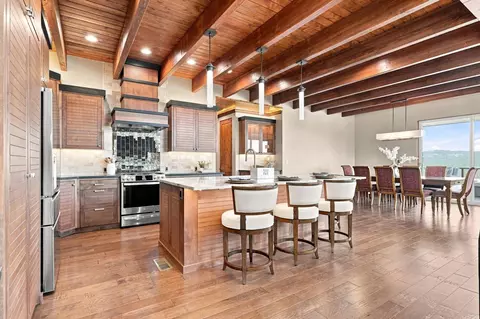 Kitchen - 1201 E Fireside Ln, Spokane, WA 99208 photo 3 of 5