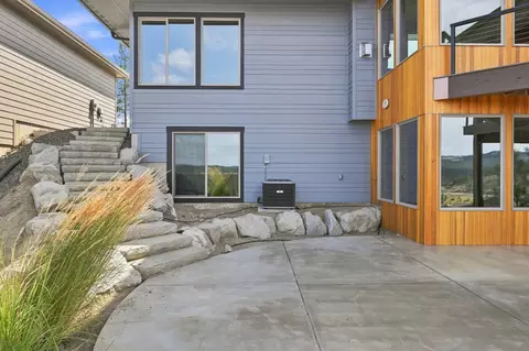 Exterior - 1201 E Fireside Ln, Spokane, WA 99208 photo 5 of 7