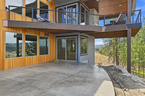 Exterior - 1201 E Fireside Ln, Spokane, WA 99208 photo 6 of 7