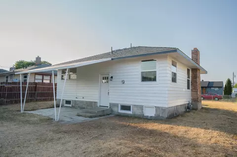 Exterior - 1516 E Dalke Ave, Spokane, WA 99208 photo 3 of 16