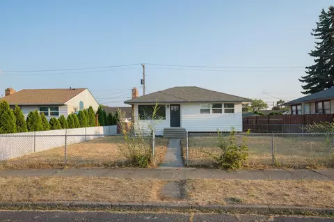 Exterior - 1516 E Dalke Ave, Spokane, WA 99208 photo 12 of 16