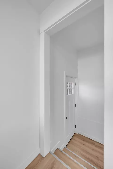 Entry Way - 1516 E Dalke Ave, Spokane, WA 99208 photo 1 of 2