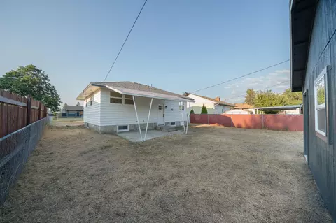 Exterior - 1516 E Dalke Ave, Spokane, WA 99208 photo 6 of 16