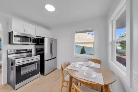 Kitchen - 1516 E Dalke Ave, Spokane, WA 99208 photo 4 of 4