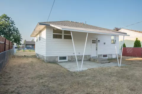 Exterior - 1516 E Dalke Ave, Spokane, WA 99208 photo 2 of 16