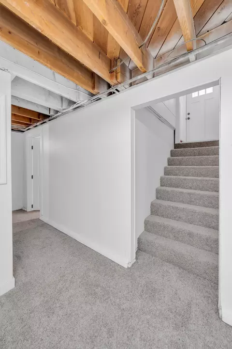 Entry Way - 1516 E Dalke Ave, Spokane, WA 99208 photo 2 of 2