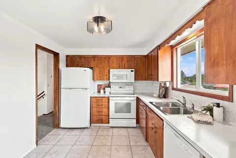 Kitchen - 211 E Astor Dr, Spokane, WA 99208 photo 2 of 5
