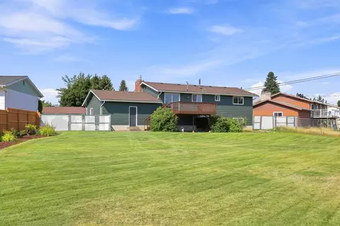 Exterior - 211 E Astor Dr, Spokane, WA 99208 photo 8 of 14