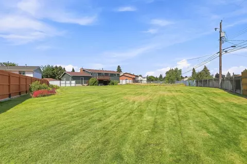 Exterior - 211 E Astor Dr, Spokane, WA 99208 photo 7 of 14