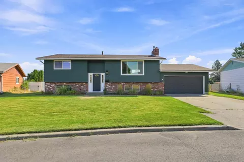 Exterior - 211 E Astor Dr, Spokane, WA 99208 photo 11 of 14