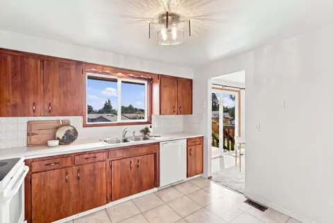 Kitchen - 211 E Astor Dr, Spokane, WA 99208 photo 5 of 5