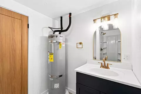Bath - 10515 E 10th Ave, Spokane Valley, WA 99206 photo 4 of 4