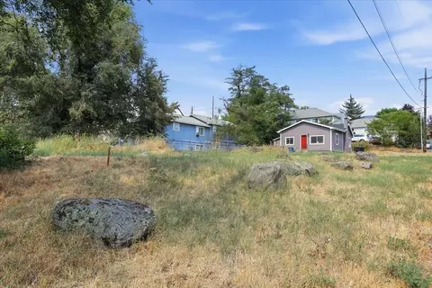 Exterior - 2929 E Jackson Ave, Spokane, WA 99207 photo 2 of 5