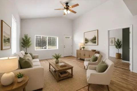 Living - 2929 E Jackson Ave, Spokane, WA 99207 photo 4 of 6