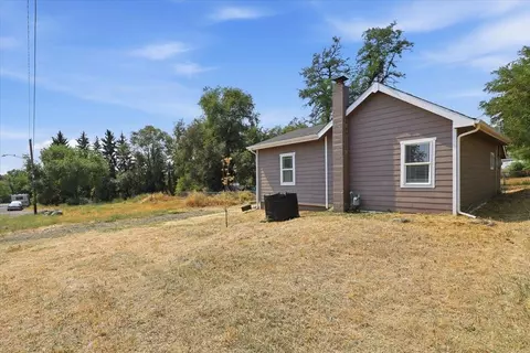 Exterior - 2929 E Jackson Ave, Spokane, WA 99207 photo 4 of 5