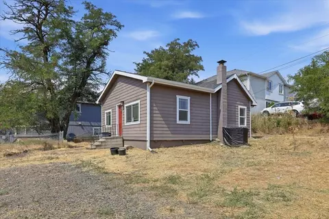 2929 E Jackson Ave, Spokane, WA 99207