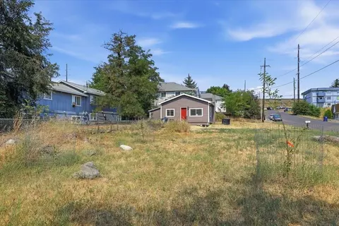 Exterior - 2929 E Jackson Ave, Spokane, WA 99207 photo 1 of 5