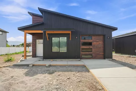 17428 E Maxwell Ave, Greenacres, WA 99016