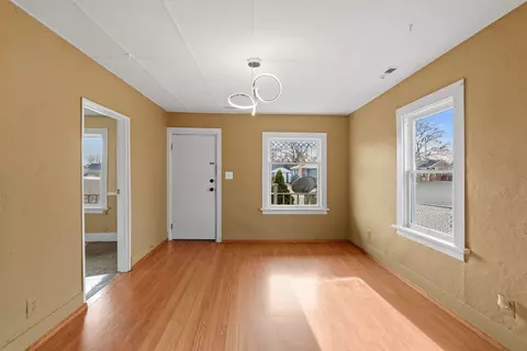 Living - 917 E Longfellow Ave, Spokane, WA 99207 photo 3 of 3