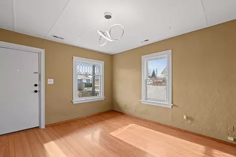 Living - 917 E Longfellow Ave, Spokane, WA 99207 photo 2 of 3
