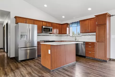 Kitchen - 7919 E Central Ave, Spokane, WA 99217 photo 1 of 2
