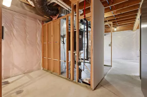 Entry Way - 7919 E Central Ave, Spokane, WA 99217 photo 3 of 4