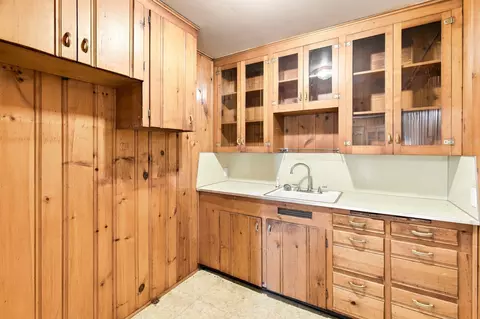 Kitchen - 9809 E Upriver Dr, Spokane, WA 99206 photo 1 of 5
