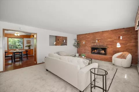 Living - 821 E Broad St, Spokane, WA 99207 photo 1 of 3
