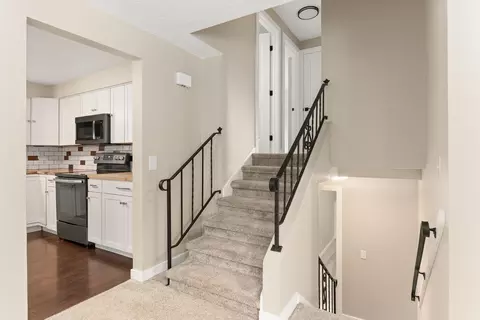 Entry Way - 612 E Roundtable Cir, Spokane, WA 99218 photo 5 of 8